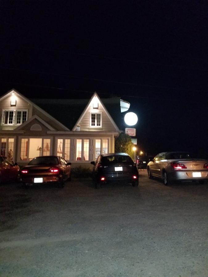 Hotel Au Vieux Bardeau Deschambault Buitenkant foto
